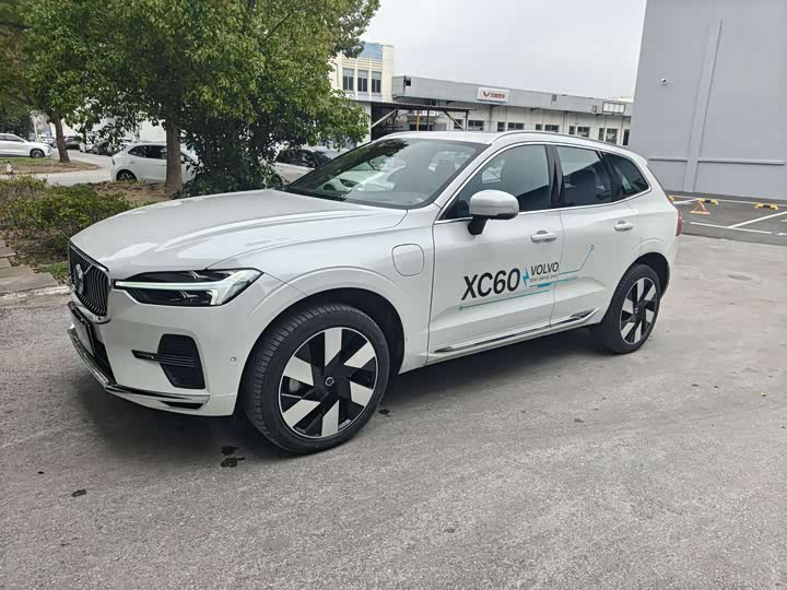 Фото 2 - Volvo XC60 Hybrid