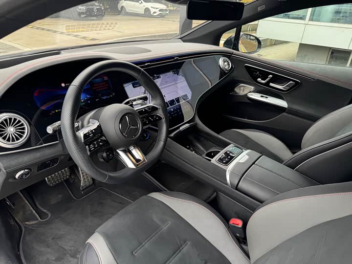 Photo 4 - Mercedes-Benz EQE AMG