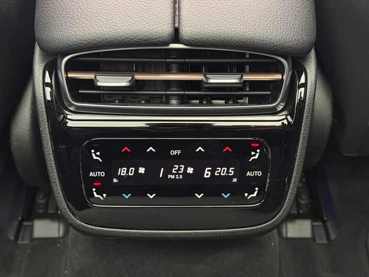 Photo 8 - Mercedes-Benz EQE AMG