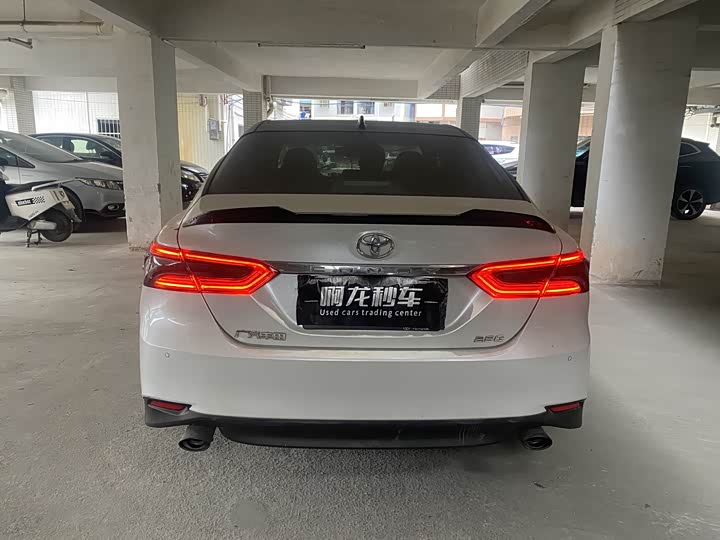 Фото 5 - Toyota Camry