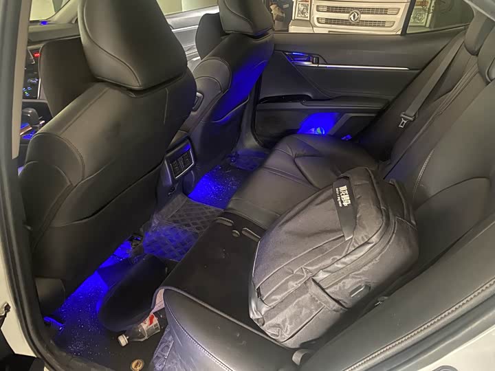 Фото 9 - Toyota Camry