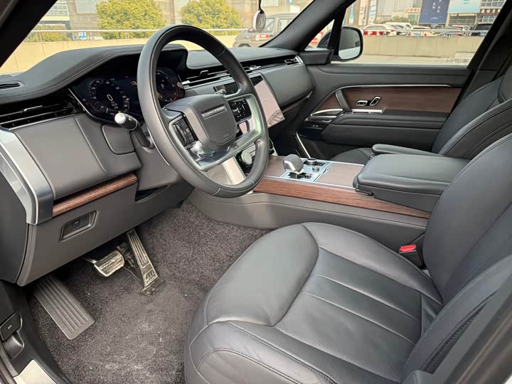 Photo 4 - Land Rover Range Rover