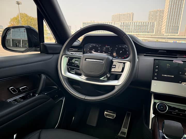 Photo 9 - Land Rover Range Rover