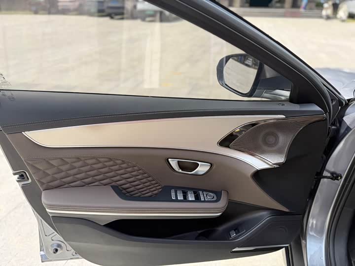 Фото 4 - BYD Han