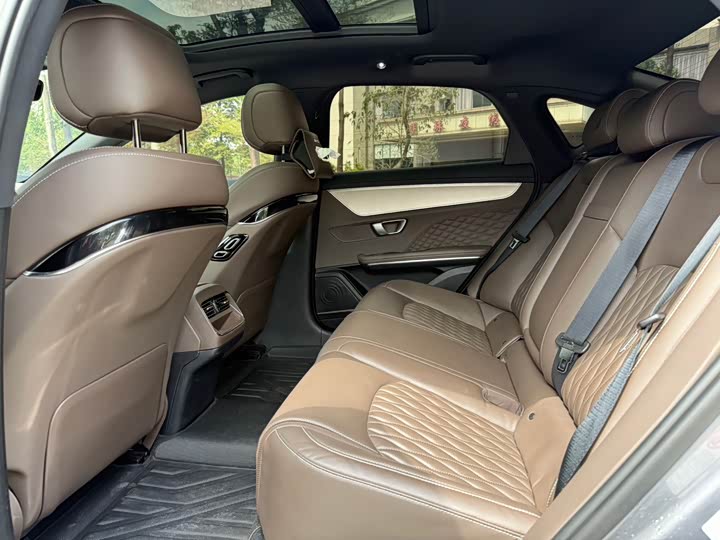 Фото 8 - BYD Han