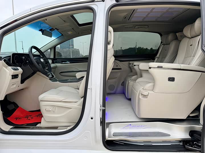 Фото 9 - Buick GL8 ES