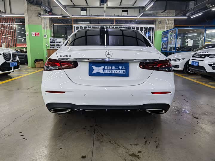 Zdjęcie 5 - Mercedes-Benz E-Class