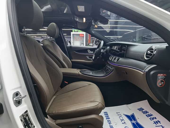 Zdjęcie 8 - Mercedes-Benz E-Class