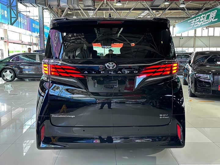 Фото 5 - Toyota Alphard