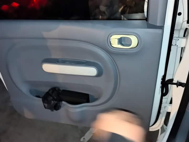 Фото 7 - Bestune Pony