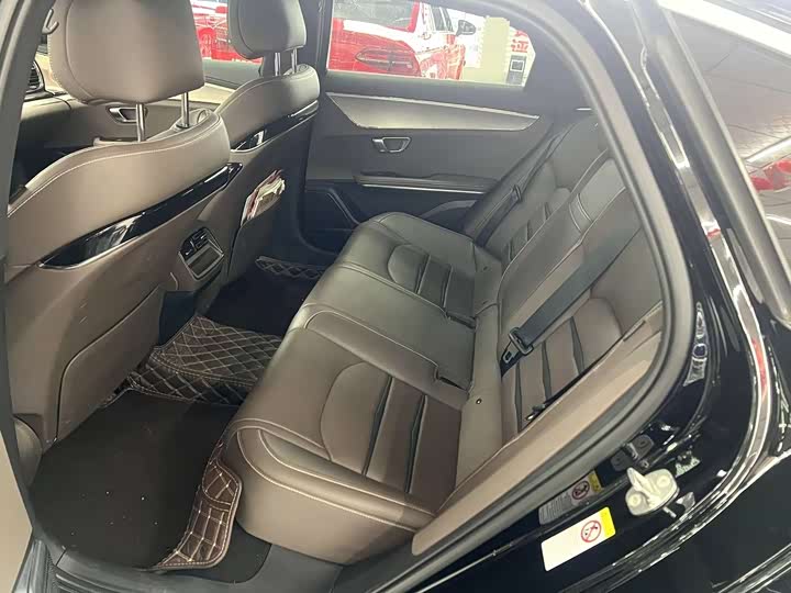 Фото 4 - BYD Han