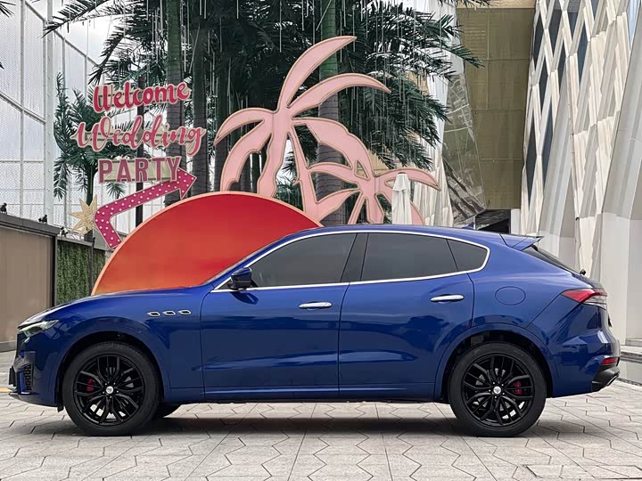 Фото 7 - Maserati Levante
