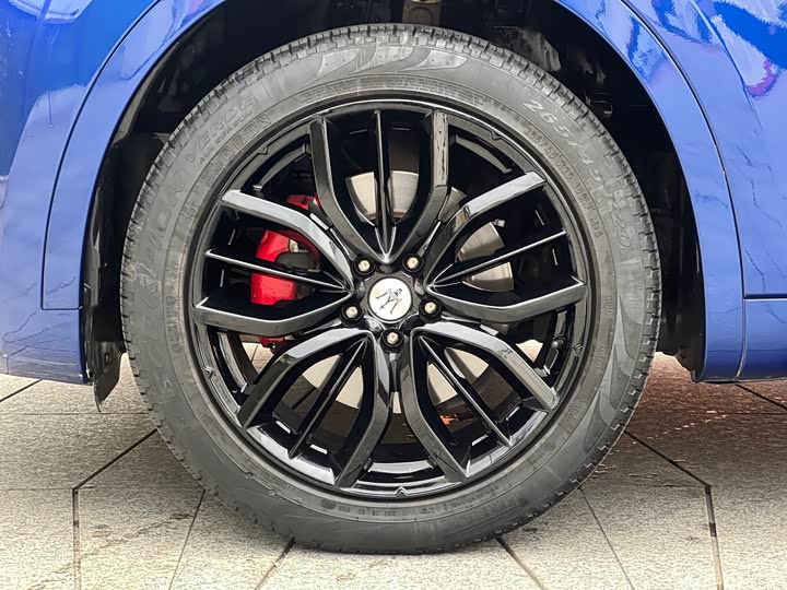 Фото 8 - Maserati Levante