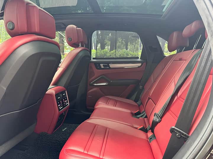 Фото 8 - Porsche Cayenne