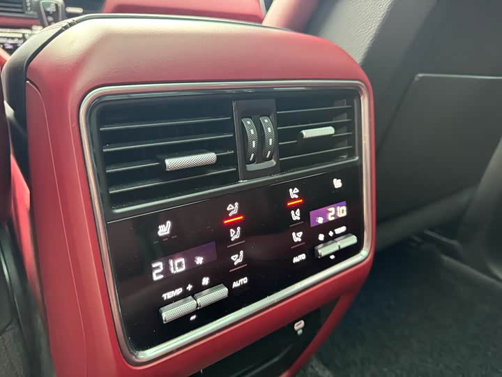 Фото 9 - Porsche Cayenne