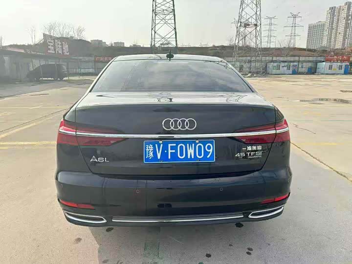 Фото 5 - Audi A6L