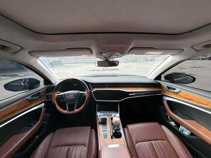 Фото 7 - Audi A6L