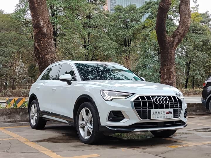 Photo 3 - Audi Q3