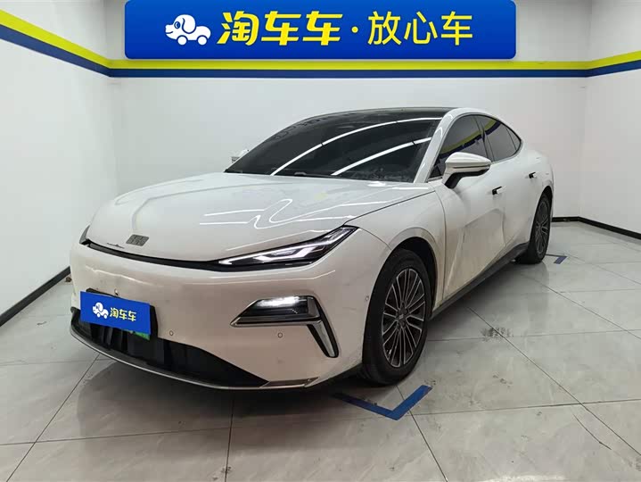 Фото 1 - Geely Galaxy Starshine 8 EM-i