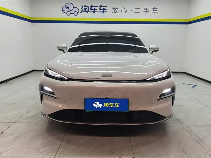 Фото 2 - Geely Galaxy Starshine 8 EM-i