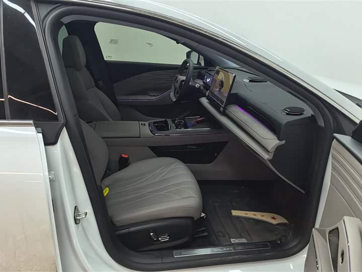 Фото 8 - Geely Galaxy Starshine 8 EM-i