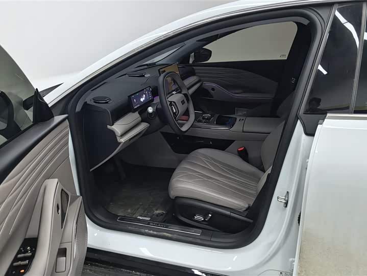 Фото 9 - Geely Galaxy Starshine 8 EM-i