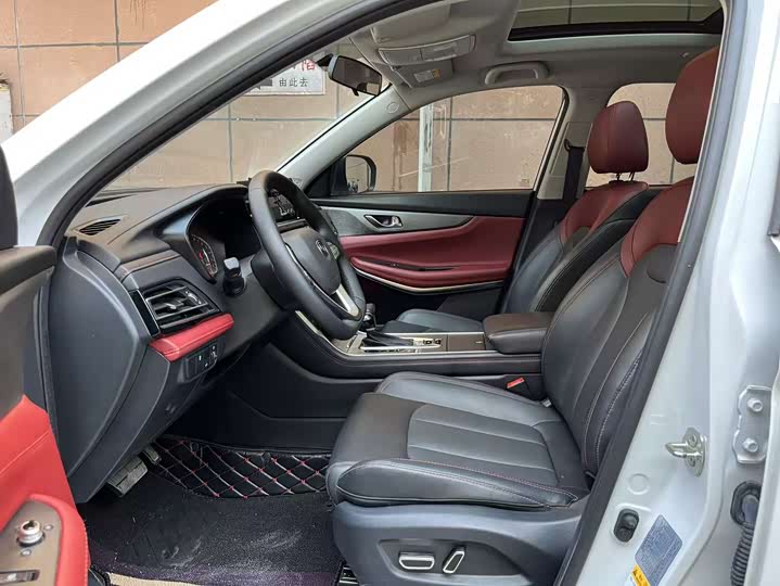 Фото 8 - Changan CS75