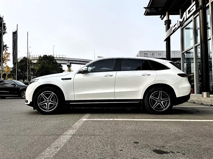 Фото 4 - Mercedes-Benz EQC