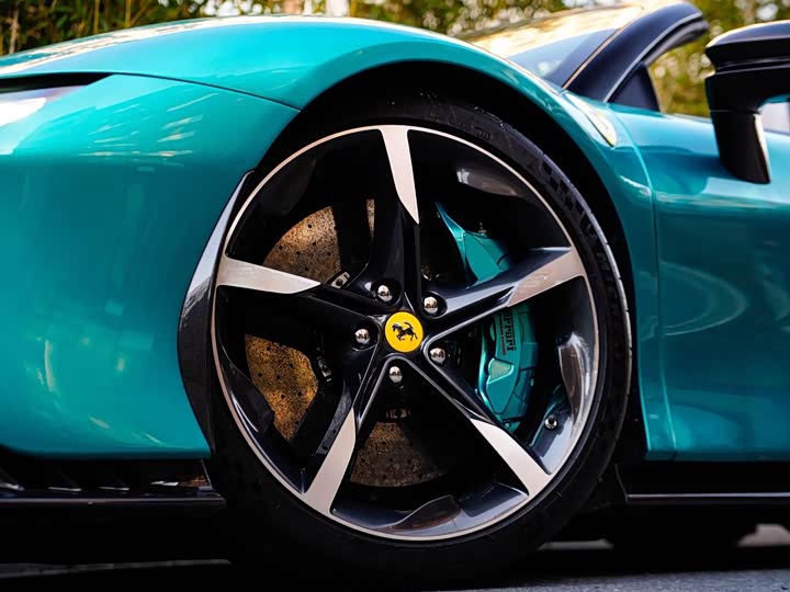 Фото 9 - Ferrari SF90