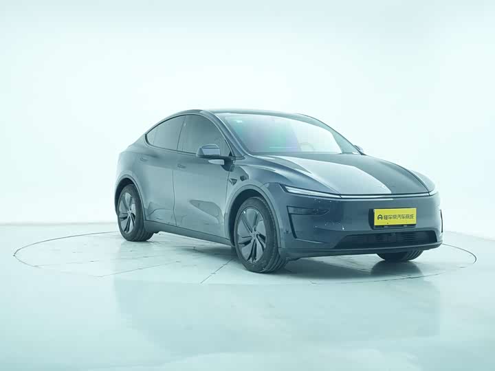 Photo 3 - Tesla Model Y