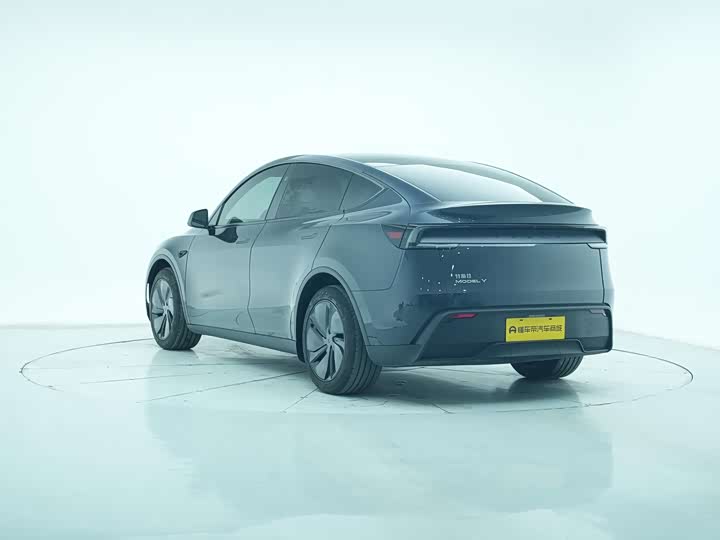 Photo 5 - Tesla Model Y