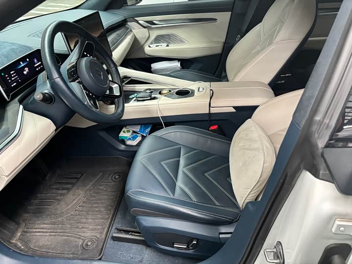 Фото 7 - Zeekr 001