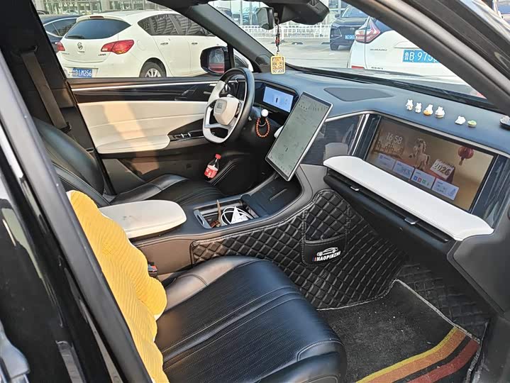 Photo 8 - Geely Galaxy L7