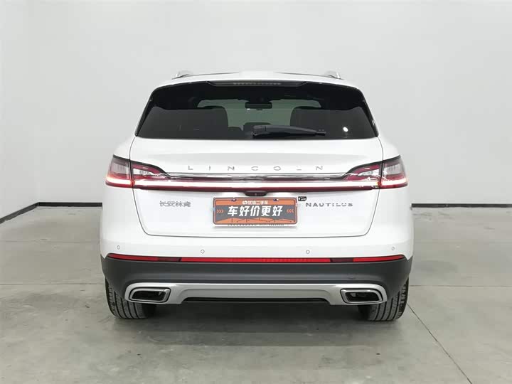 Фото 4 - Lincoln Nautilus