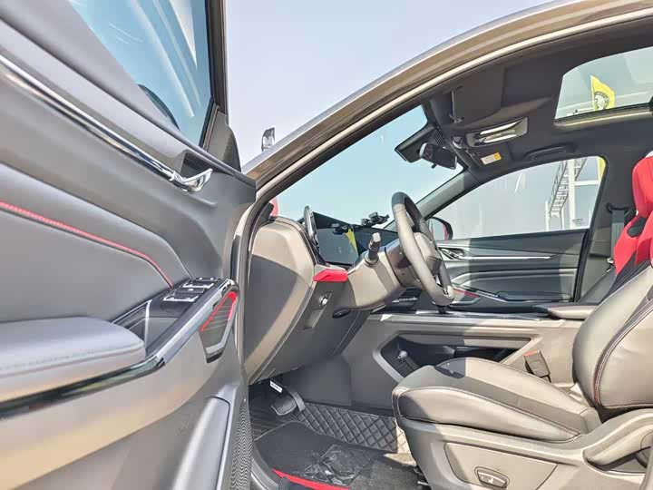 Photo 7 - Changan X5 Plus