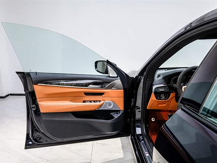 Фото 8 - BMW 6 Series GT