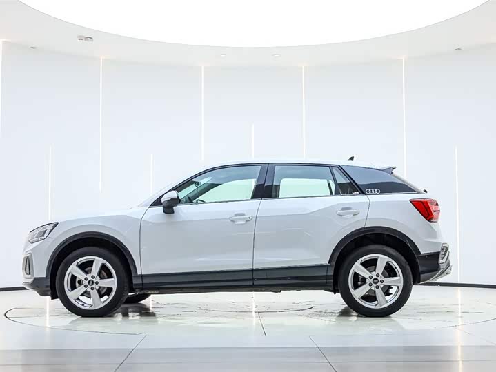 Фото 8 - Audi Q2L
