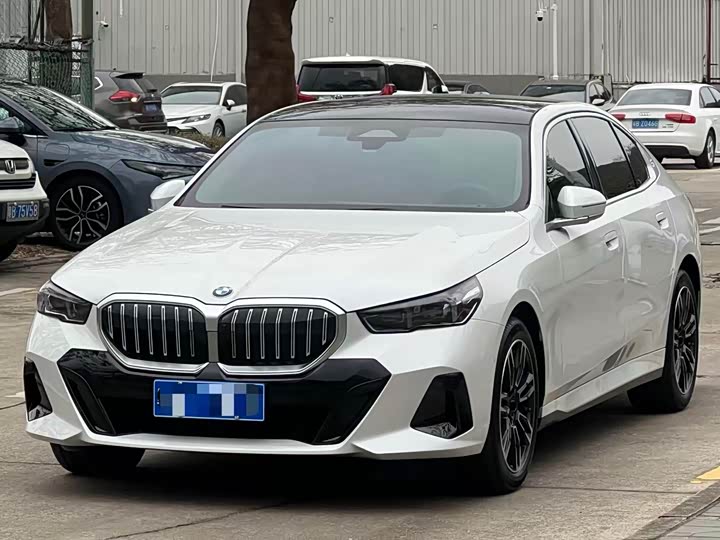 Фото 2 - BMW 5 Series