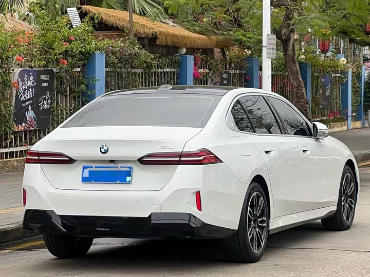 Фото 4 - BMW 5 Series