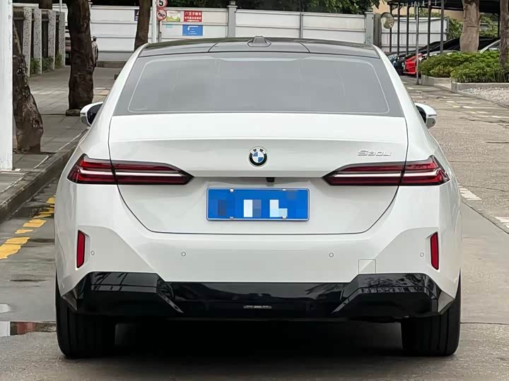 Фото 5 - BMW 5 Series