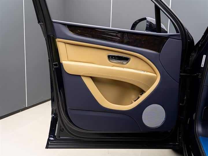 Фото 7 - Bentley Bentayga