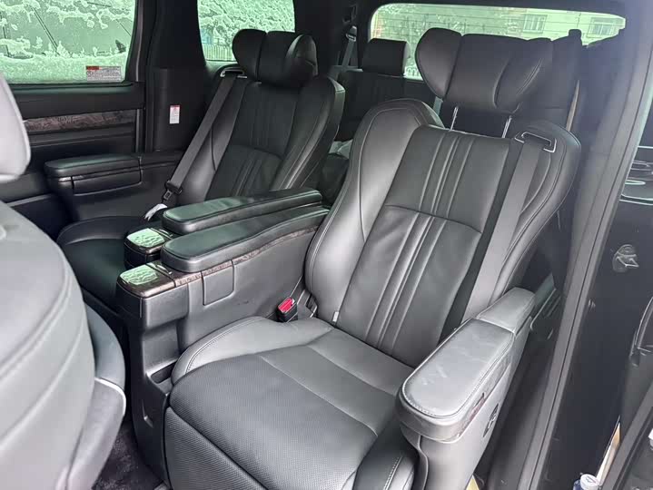 Photo 6 - Toyota Alphard