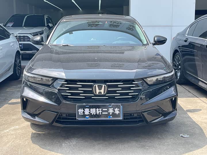 Photo 2 - Honda Accord