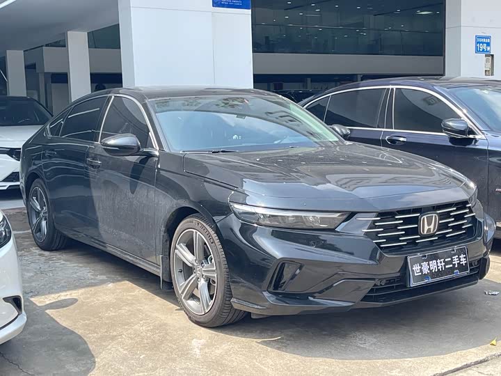 Photo 3 - Honda Accord