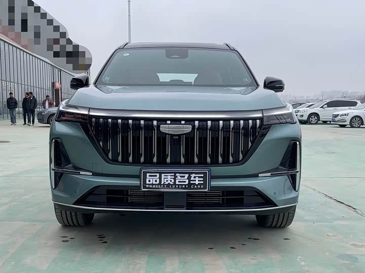 Фото 2 - Geely Atlas L