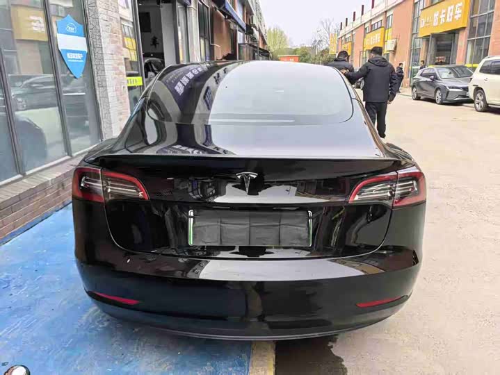 Фото 9 - Tesla Model 3