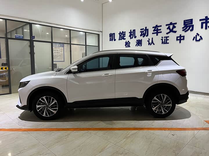 Фото 7 - Geely Coolray