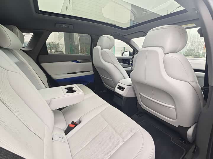 Фото 9 - Cadillac Optiq