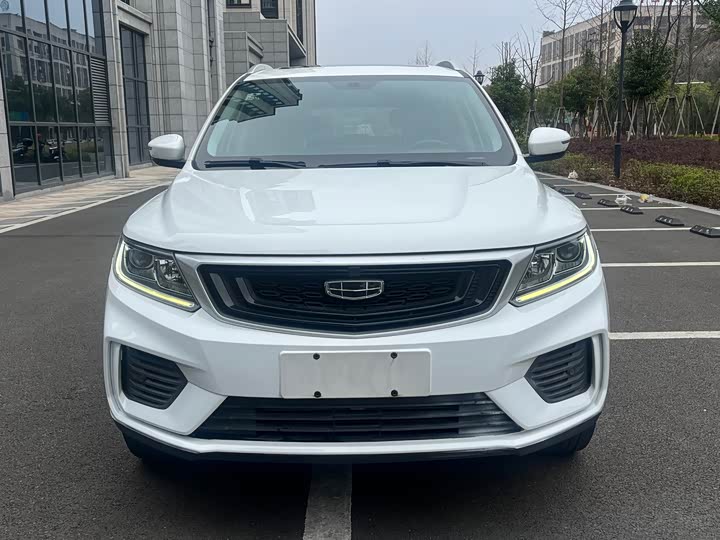 Фото 2 - Geely Vision X6