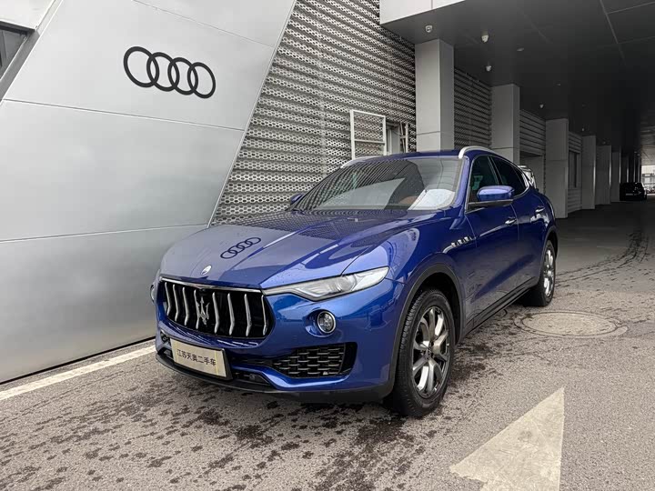 Фото 1 - Maserati Levante